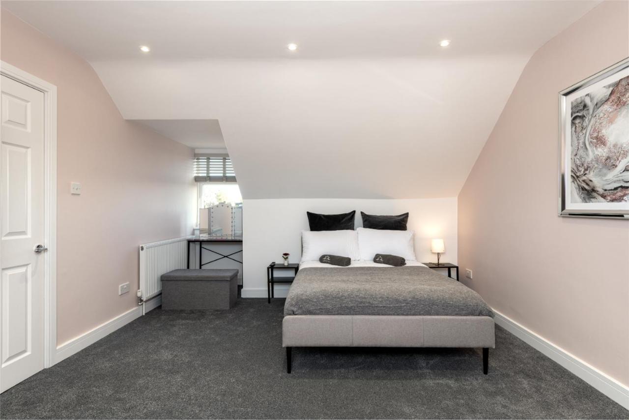 Cool, Calm & Contractor-Approved - Summer Stays Open - Apartment D Gillingham  Eksteriør bilde